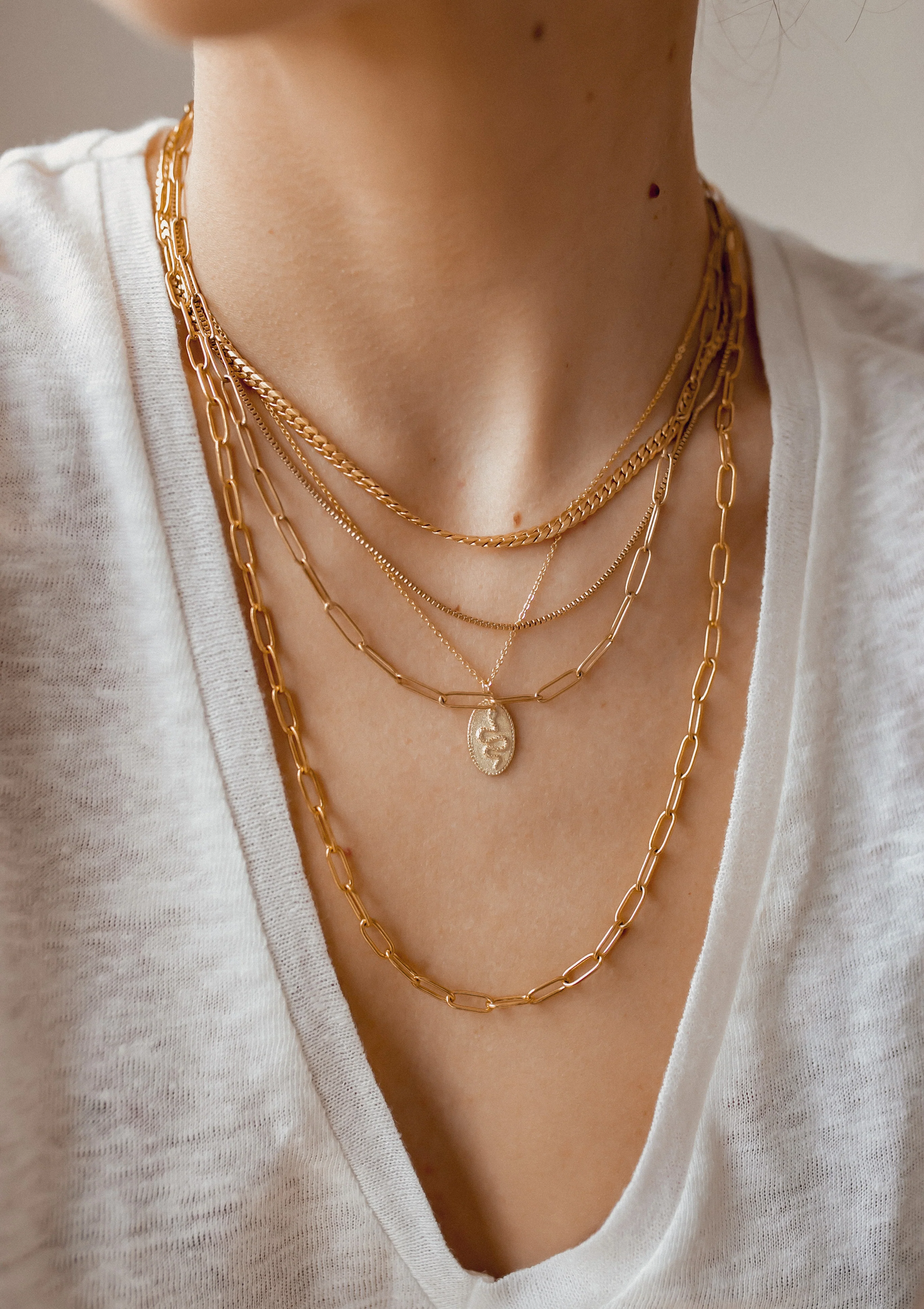 Chunky Chain Y Necklace Gold - Image 4