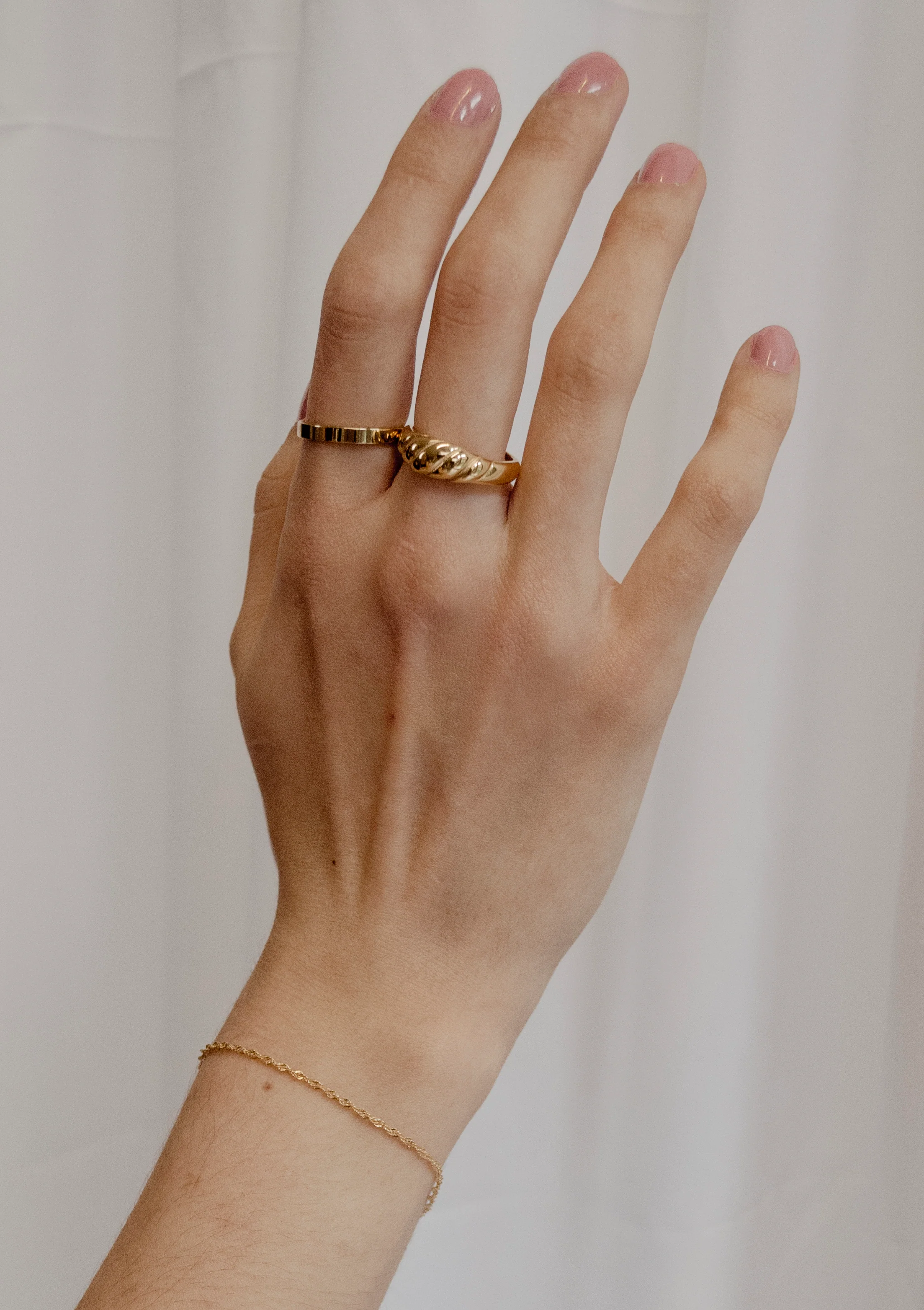 Croissant Dome Ring Gold - Image 5