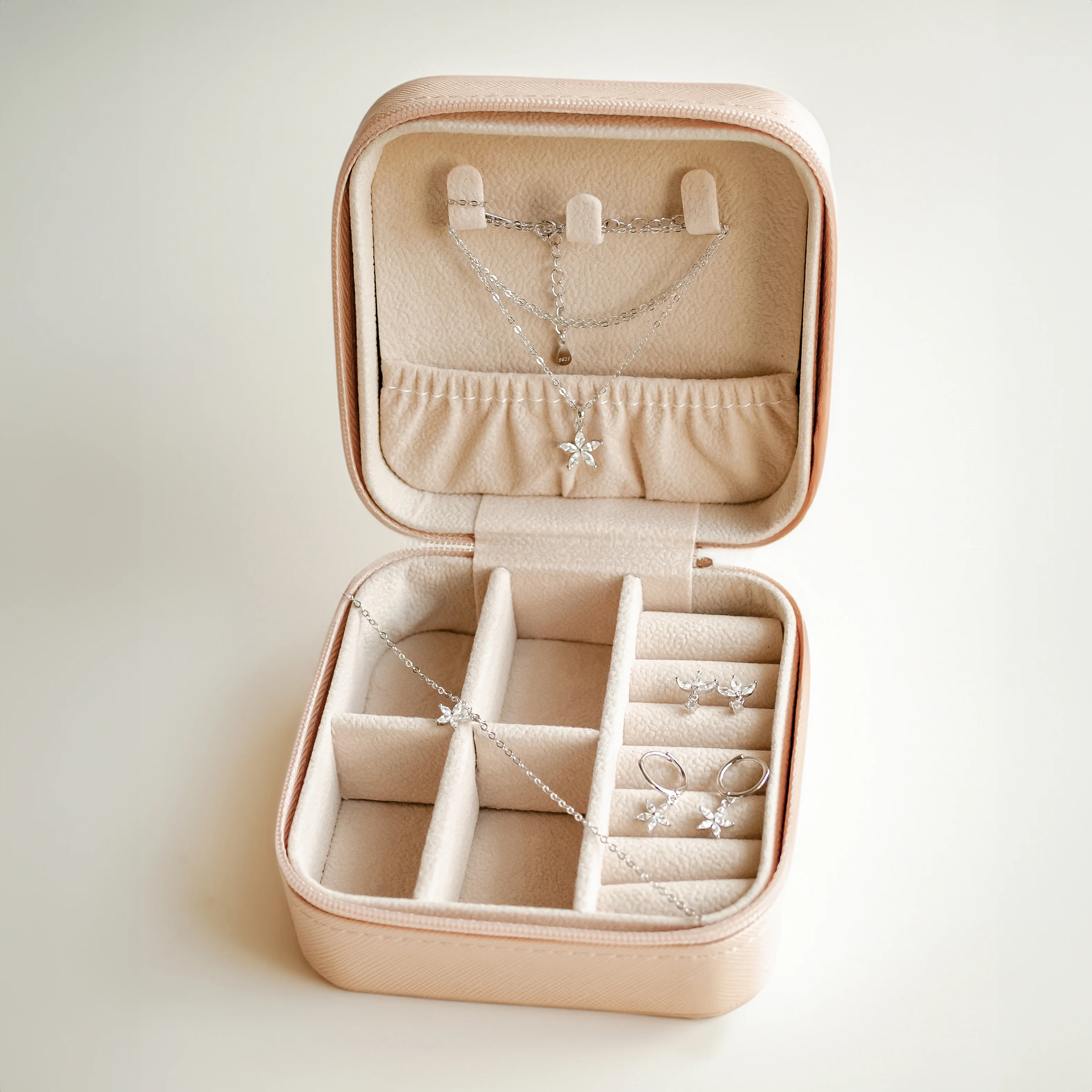 Daisy Sterling Silver Jewelry and Case Set - Image 4