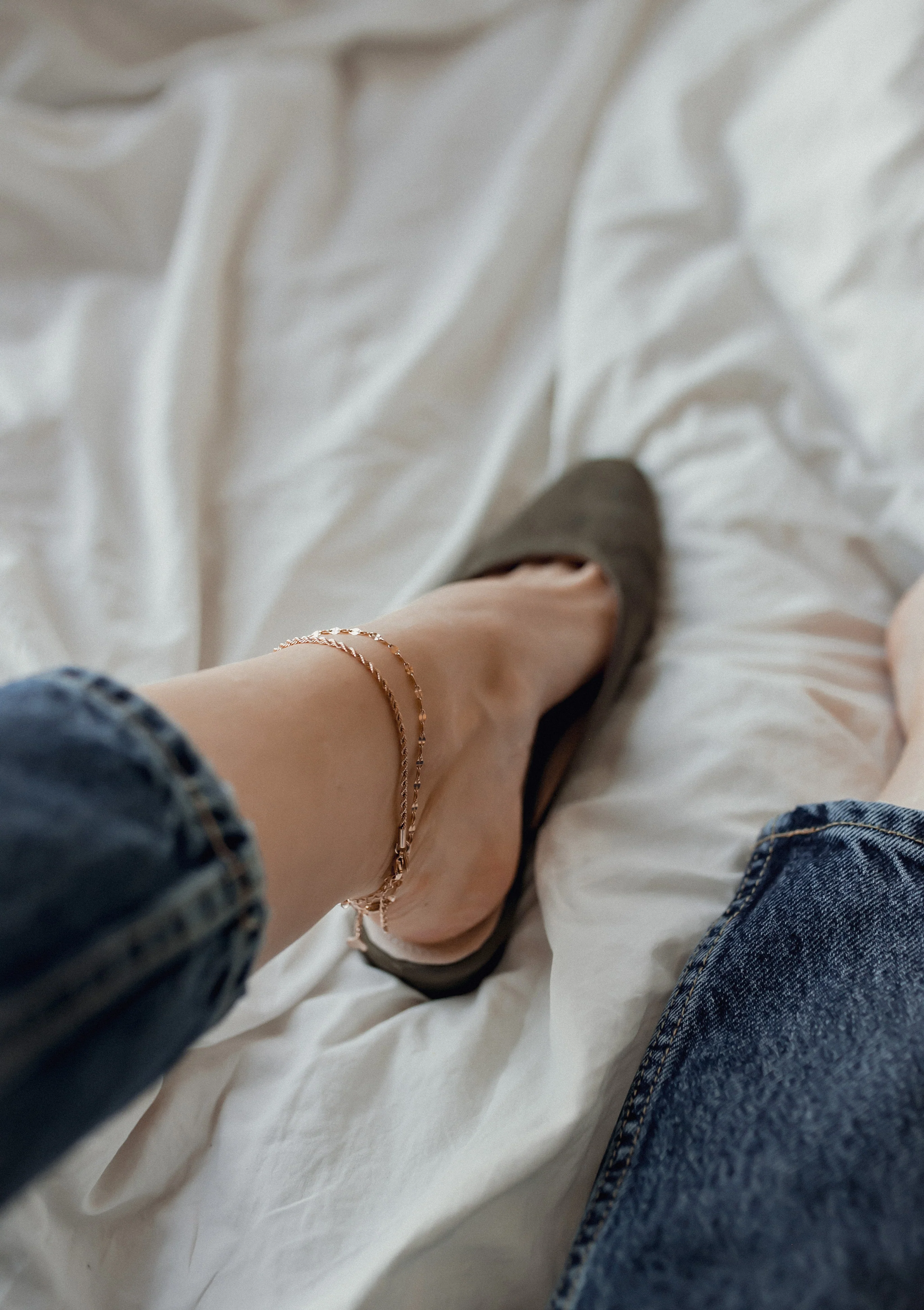 Flattened Rolo Chain Anklet Gold - Image 4