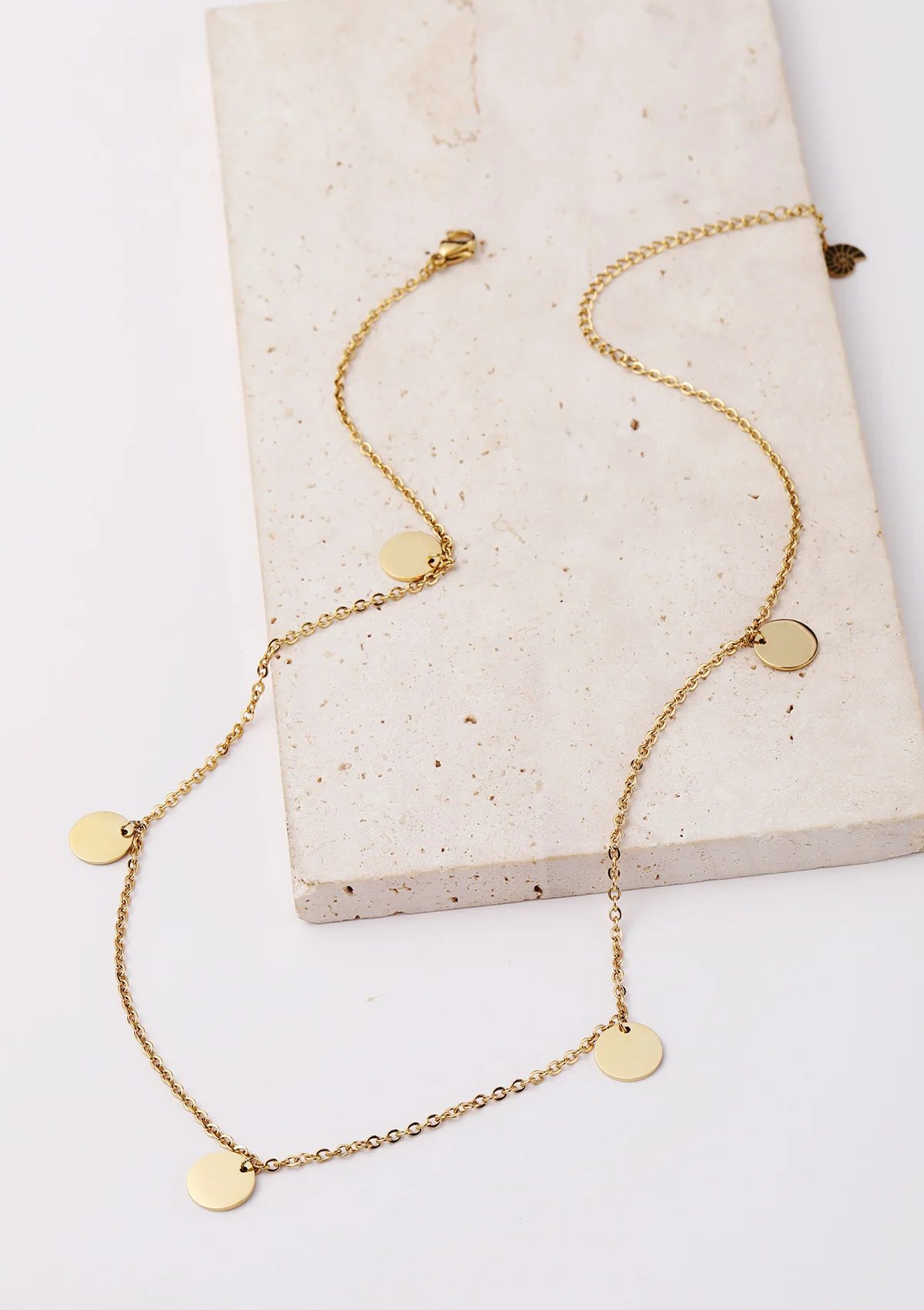 Happiness Circle Necklace Gold - Image 4