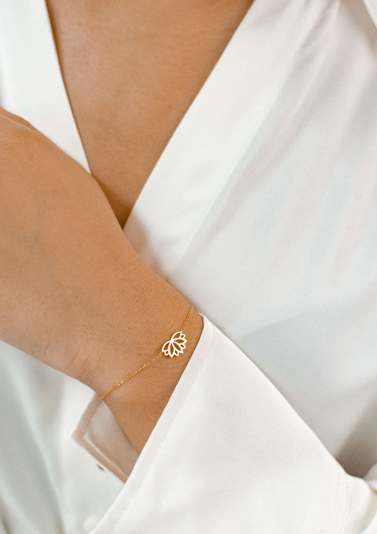 Lotus Bracelet Gold - Image 5